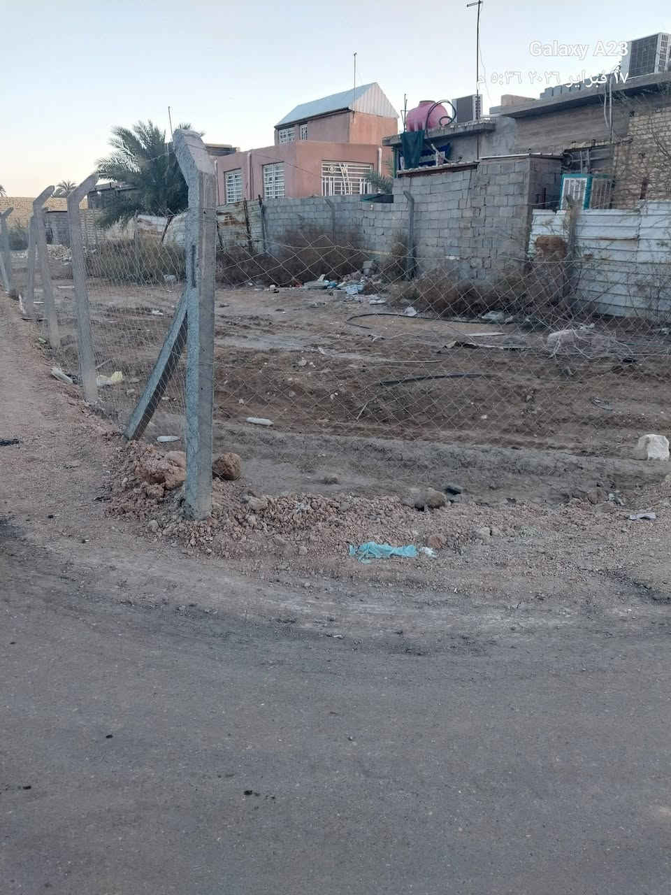 لبيع مساحة ٢٠٠/ركن مكانها الكطع كافة الخدمات  للاتصال ***********

