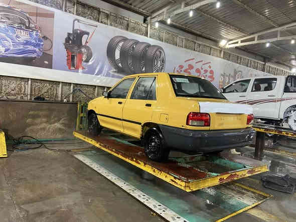 سلام وعليكم سايبه 2015
سياره بيه بس جاملغ خلفي مصبوغ 

سياره مكينه وكير جدد بل جيس هسه اشتغلتهن 

كهربايات جدد بل جيس  سياره يرادله بس اذيوله  

وبيه شغل شاصي واحد صفحت عبري شغل بسيط 

رايده ب29 مكاني بغداد مدينه الصدر

***********
