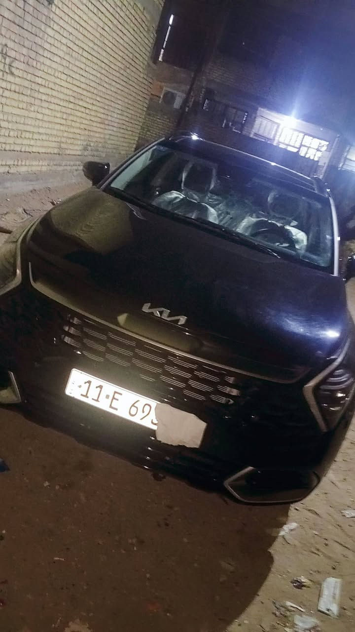 السلام عليكم 
كيه سبورتج 2025
شاشا متصله 
تحكمات ستيرن
سايد بريد كهربه
تدفئه كشن كهربه
اشاير مري 
بنرامه 
صندوك كهربه 
تشغيل عن بعد 
مانع تزحلق 
محرك 2500
بانزين 
وبعد بيه هواي مواصفات
حدثه بنيد و جملغ جهت اليسره 
ول شاصي بي شويه صبغ 
السيره زيرو ماشيه 
3000
وقبل الزيده 
العنوان بغداد الرصافه 
اي ستفسار اتصل عله الرقم 
***********
السعر 220وبيه مجال قليل
