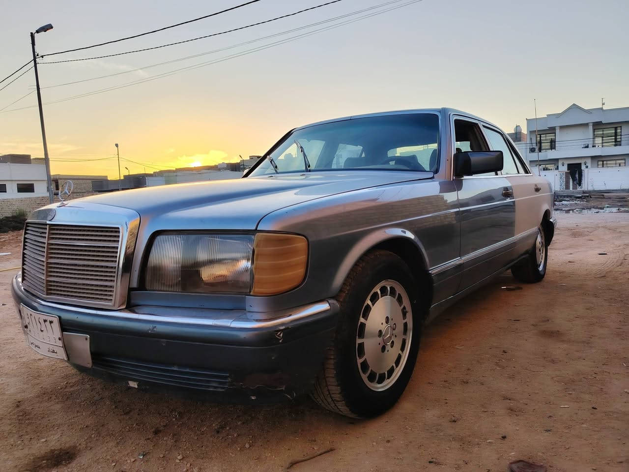 السلام عليكم للبيع مارسدس سياره بلاد بدون ضربه بس نقص الصبغ مثل ما واضح بل صور  محرك وكير راس الثور حاويه رقم بغداد كهربائيات شغاله تخم تاير ويل كب حاويه ستوني شاده حداديه جديده غرفتهه جديده  السعر ب 39 وبيهة مجال العنوان الديوانية رقم التلفون ***********
