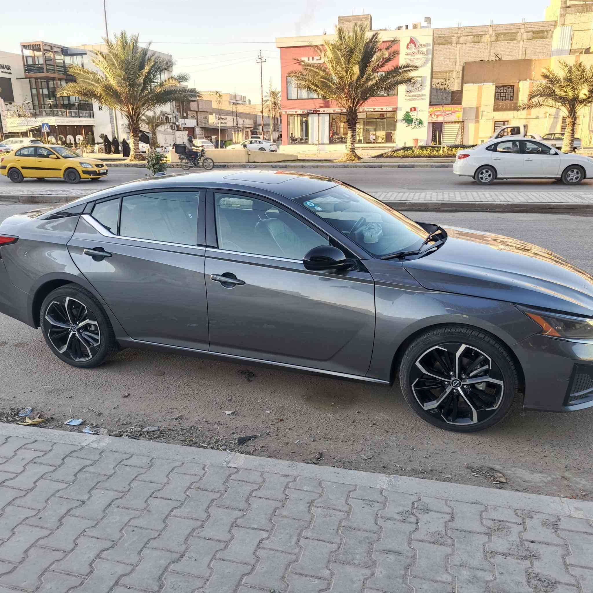 السلام عليكم 
Nissan Altema SR 
موديل 24 فوول مواصفات فتحة جلد شاشة كبيرة وباقي المواصفات حادثها خلفي ماشية 54 قابل للزيادة رقم نجف معوقين المعوق شاب ومستعد يسوي 100 وكالة عامة اللي يريد صور الحادث ورقم الشاصي يراسلني ويتدلل السيارة برغي ماناقصها السعر 145 مكان السيارة النجف للاستفسار الاتصال على الرقم 
***********
***********
