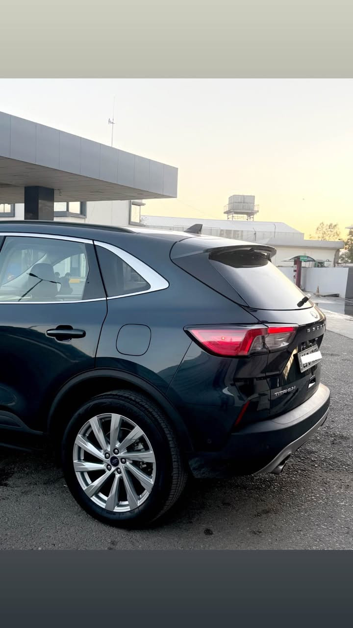 Ford Escape 2022 TITANIUM v4 2.0 turbo 
AWD‎ فۆرد اسكێپ ٤ بستۆن مەکینە ٢٠ تۆربۆ مرغوب 
مواسەفات تیتانیوم ‎دەبل ئەكسل ‎گێچ ئەلكتڕۆنی داتاشۆ وایرلیس جارج  ‎ئەوتۆ ستارت ستۆپ ‎ئەتۆ هۆڵد  شەغال سنوق شاپ کارەبای  ‎لایت ئۆتۆ ٤ عەدەسە لید  بلاجکتۆر  ‎كوشن هیتەر کوشن کارەبی   ‎سوكان هیتەر کوشن جلد زەرد و ڕەش ‎برێك كارەبای ‎ڕاداری پێشوو دوا ئاوێنە ڕادار  ڕاداری خەتی جادە ‎گێڕ ماوص تەبرید مەرەکزی  شاشە  ‎ کامیرە  سیستەمی كاڕپلەی تحدید سورعە  ٤ جام  ئۆتۆ ئاوێنە کارەبا حاسەی پێشوو دوا ٥ مۆد لێخورین ‏.        Normal-eco-sport-snow-slippery  سەیارەکە قەپات مواسەفاتە بەس پانۆراما نیە گێڕوو مەکینەو کارەبای بە شەرتە ٢ پارچەو ١ پەڵەی بجوک بۆیاخە بێ ناو گرتن 
چەمەلەغی پێشەوە چەمەلەغی دواوە سەنەوی تازەیە    ***********    127$ السليمانية, العراق
