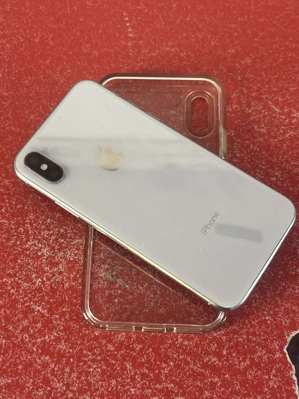 السلام عليكم
ايفون x ذاكرة 64 مبدل بطارية اصلية 
150 ألف 

***********
