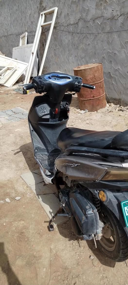 سلام عليكم دراجه للبيع بيع مستعجل كلشي شغال بس بيهه دخان ب ١٠٠قفل بيع مستعجل ***********
