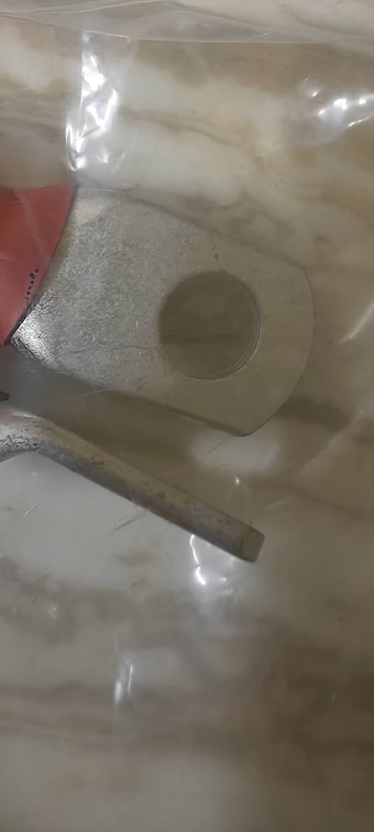 كيبلات اصلية 35ملم جاهز مكبوس شركة طول مترتين
نحاس 100/100 
***********
