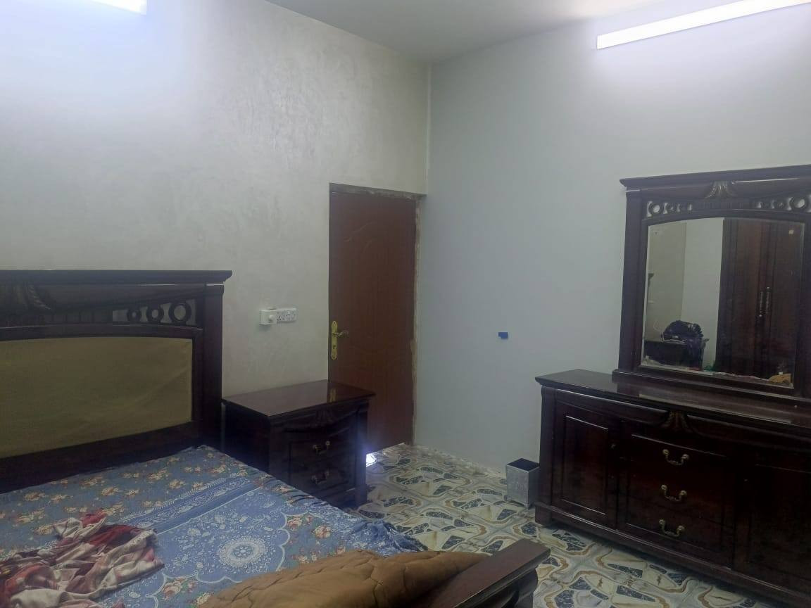 السلام عليكم يوجد بيت للبيع منطقه بريجان زراعي مساحه 200 ركن يتكون من غرفتين نوم وصاله وستقابل ومطبخ وحديقه وكراج وصحيات داخليه وخارجيه مثل مواضح بلصور خدمات ماء كهرباء تبليط الشراي يتصل ***********
