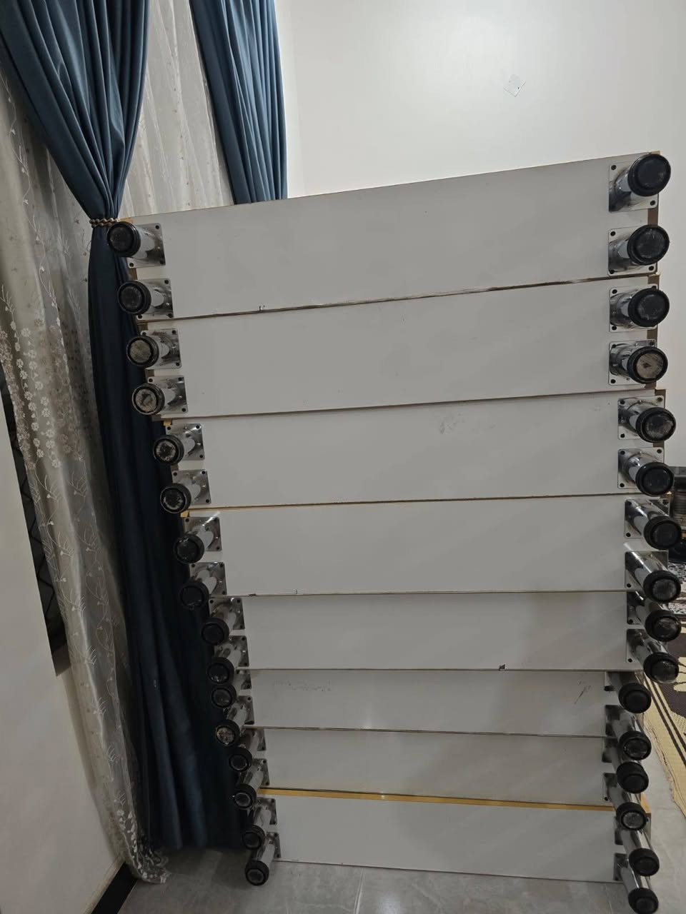 السلام عليكم.
متاح فاترينات عدد 8 .
نظيفات جداً ، استعمال قليل .
الارتفاع مترين ونص 
العرض متر 
العمق 20 سم 
للاستفسار 
***********
