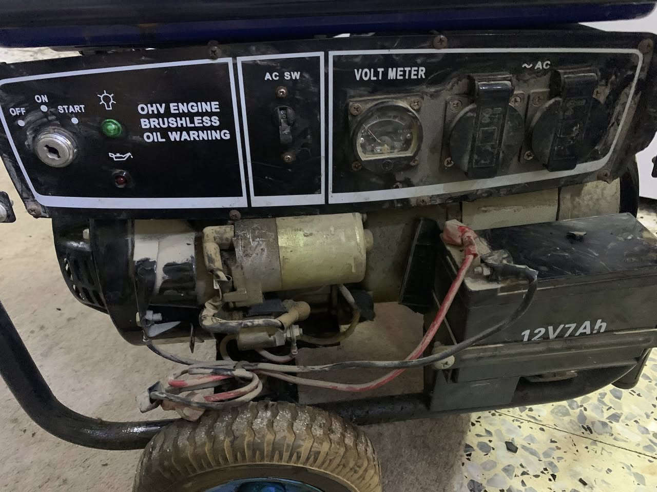 السلام عليكم اخوان المولد للبيع متروكة صار فترة لكن استخدام جدا قليل لوحة المفاتيح مكسورة من القاعدة سلف باتري ابيع الموجود والسعر اعلى تقييم ابيع 
للأمانة يشهدالله مااعرف أسعارهن بالضبط


**إذا كنت صاحب هذا الإعلان وتريد حذفه لأي سبب، رجاءا أرسل رسالة إلى الدعم الفني**