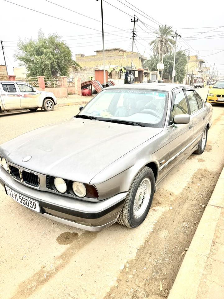 525للمراوس فقط. ب740 او540.  سيارتي كفاله من كلشي كشره ومكينه. رقم بغداد ب اسمي. عنواني (ميسان.    )***********واتساب
