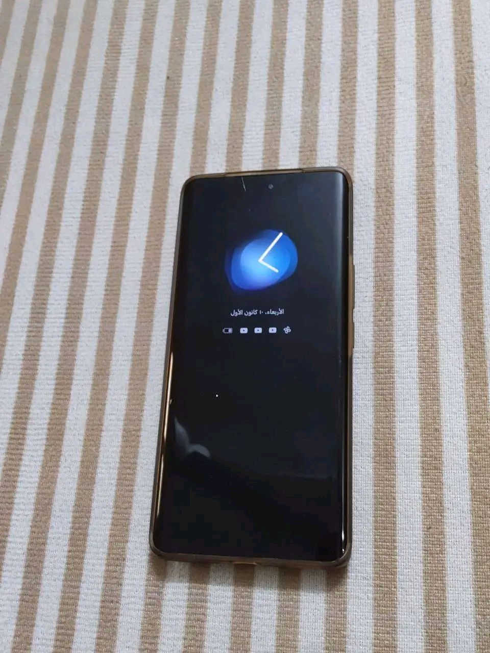 هونر X9 S الذاكره256 الرام 12 ممفتوح كلش نضيف السعر 265 وبي مجاال بسيط رقمي ***********
