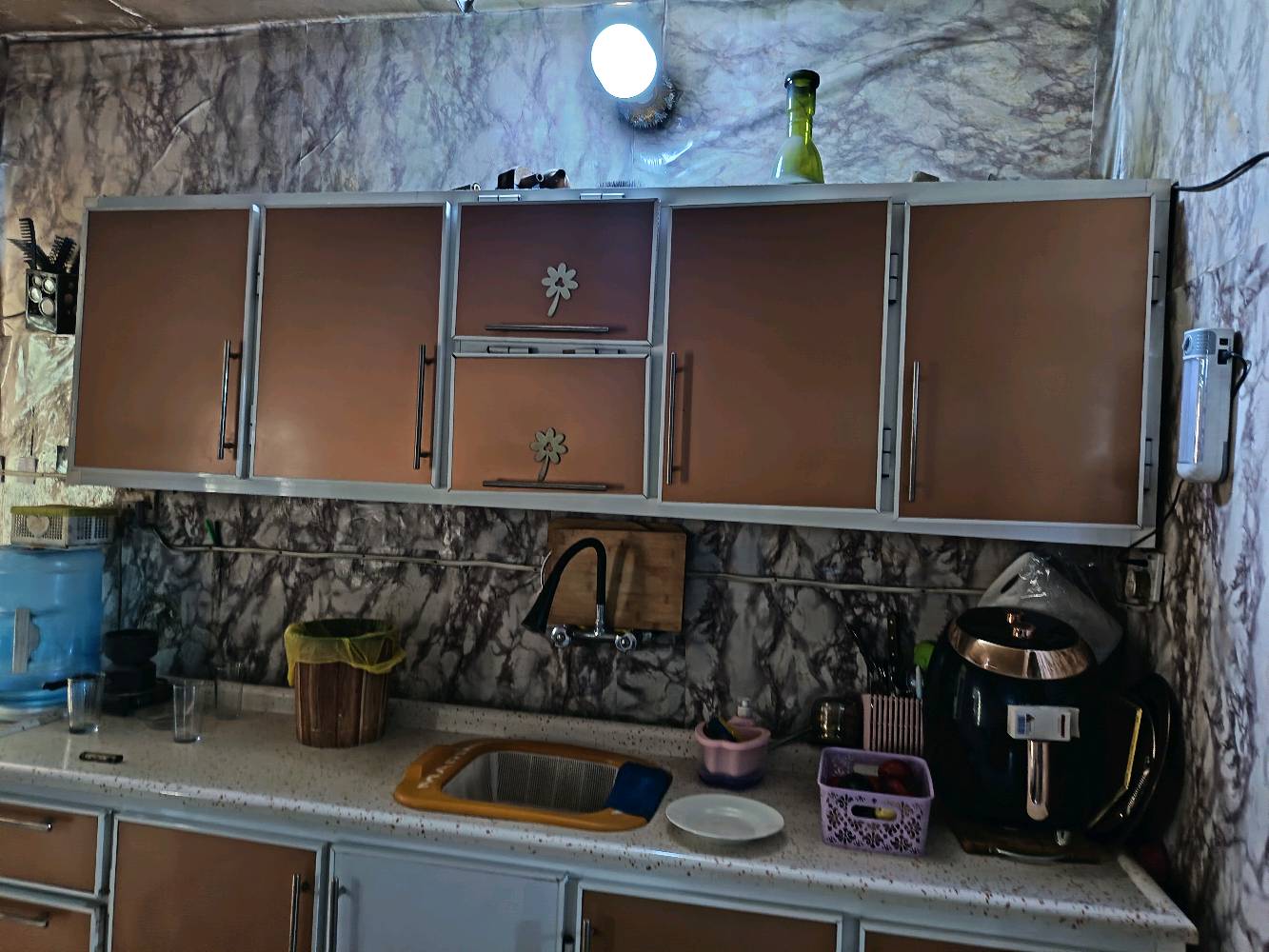 سنك تفصال للبيع ٣٠٠ مدينة الصدر ***********