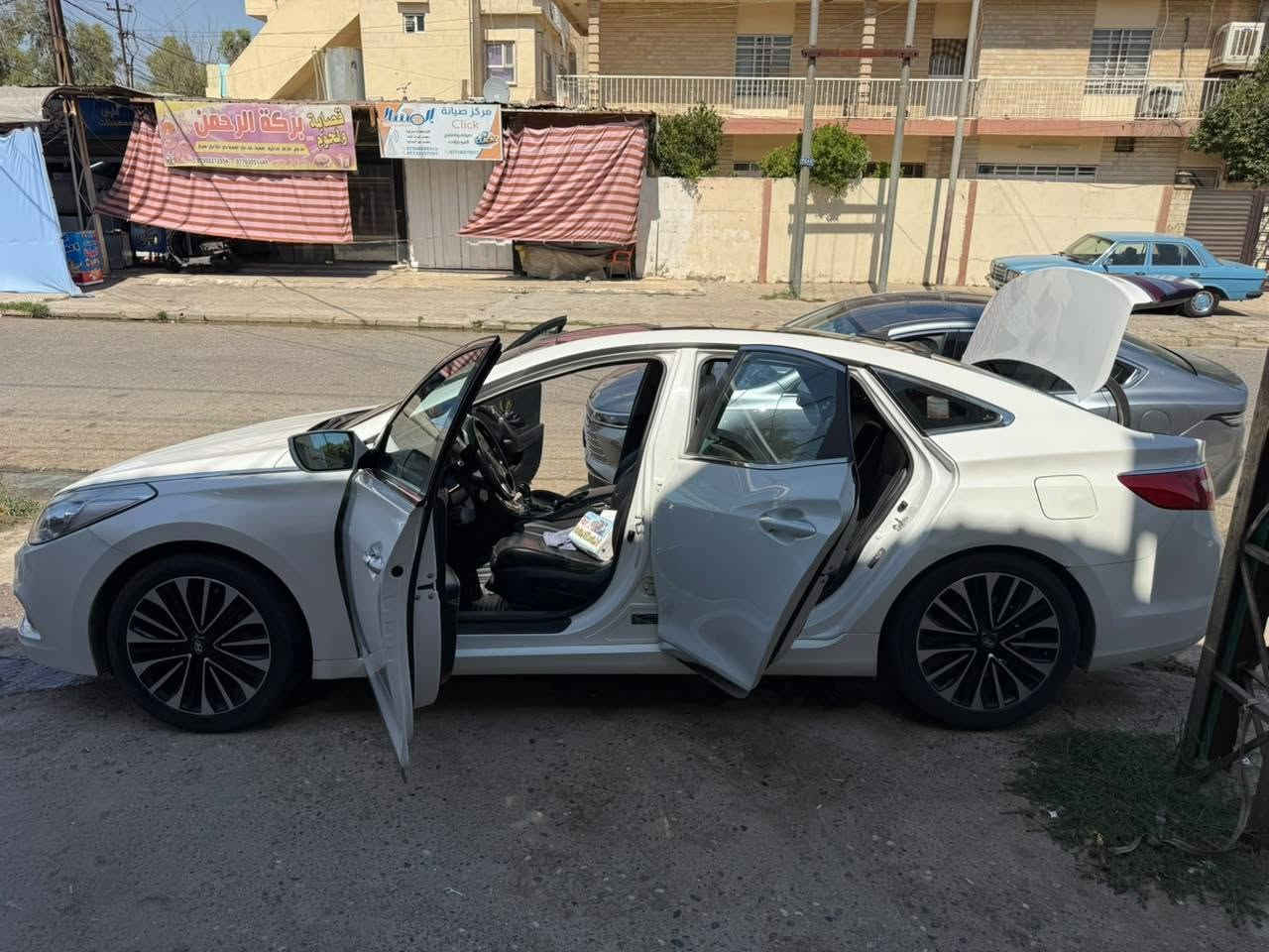 للبيع ازيره اكراند فول مواصفات 1/1كشنات جلد حار بارد فتحه سقف رادارات امامي خلفي محرك 3600 لون ابيض صافي رقم نينوى دولي سياره بسمي الستفسار على ارقام ***********/***********
