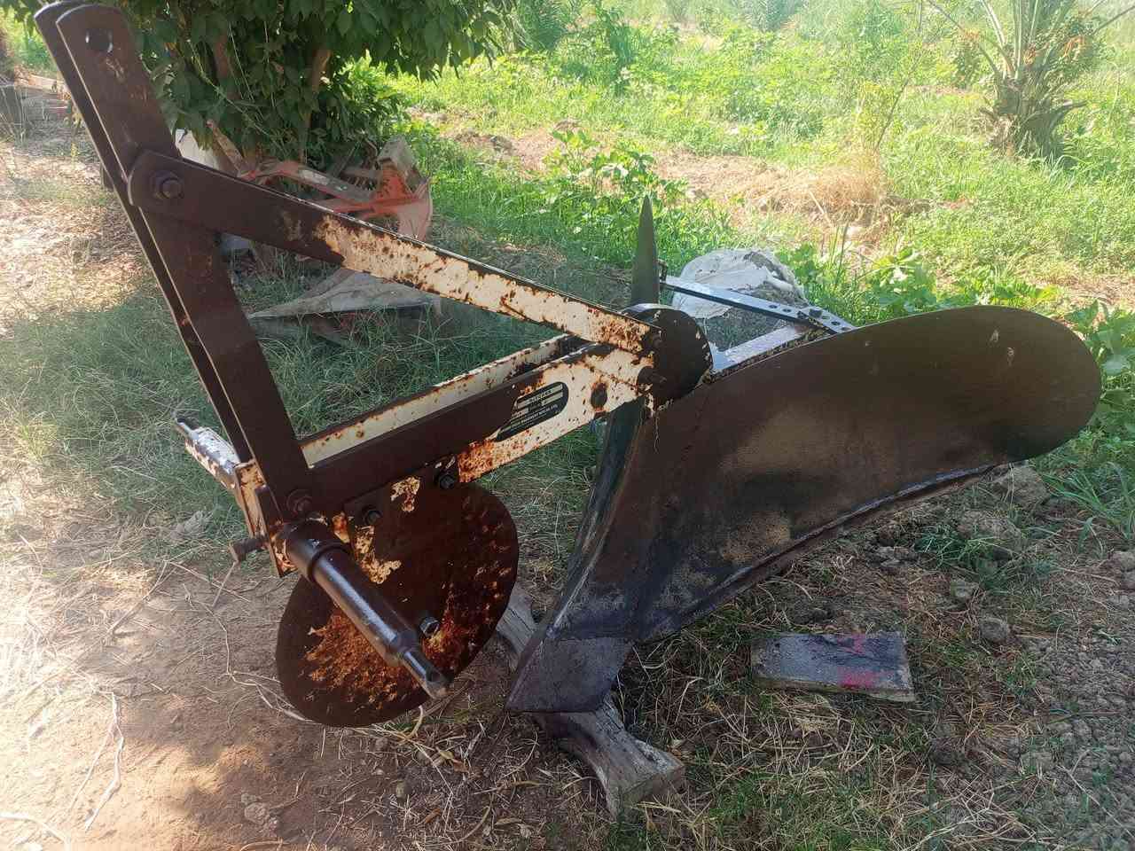 السلام عليكم للبيع فدان كابوتا ياباني وديجر ياباني تشتغل على جميع المكائن الزراعية الصغيرة والكبيرة من حجم 20على حجم 35مكاني بغداد الاتصال على الرقم ***********
