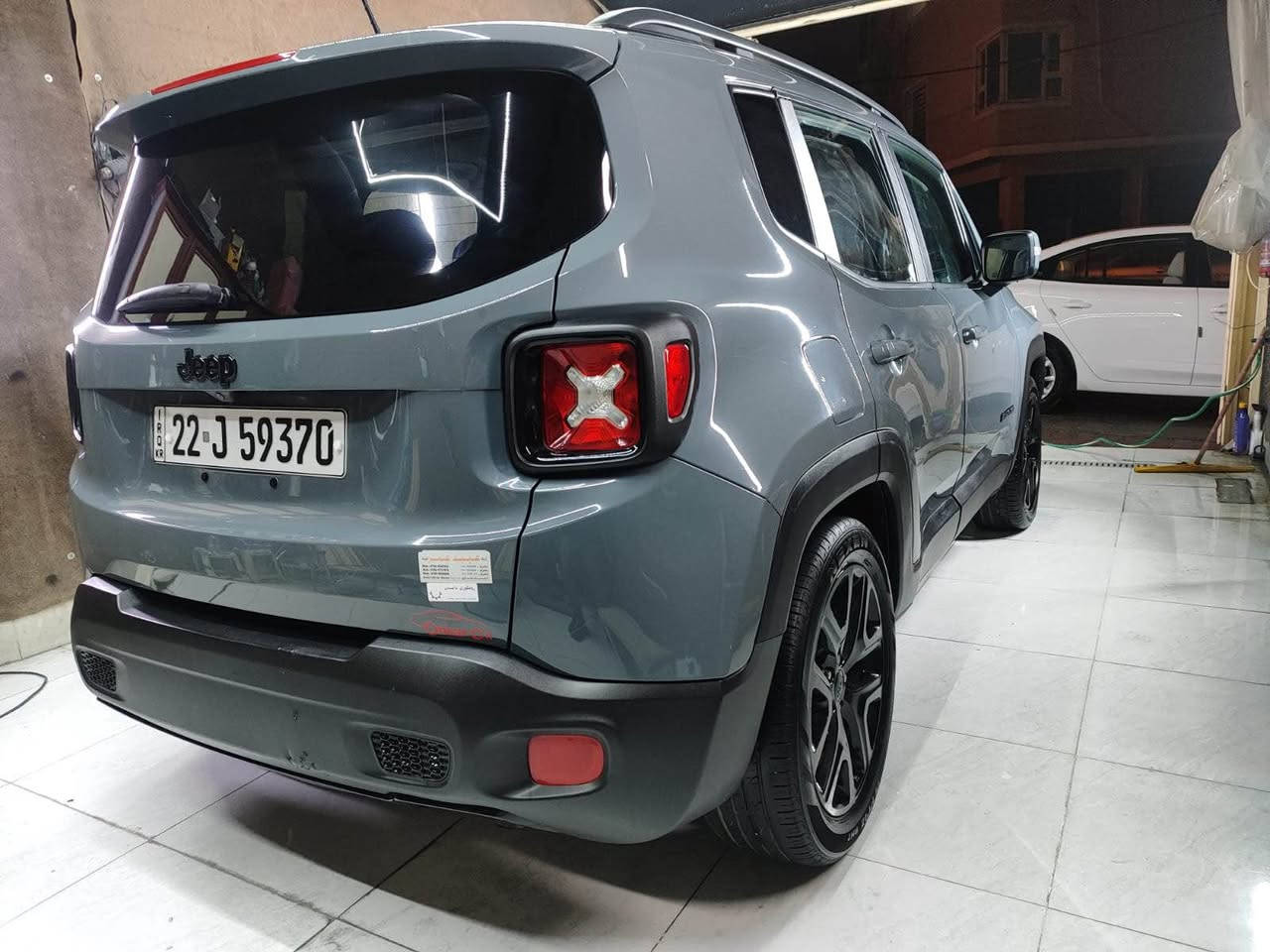 Jeep renegade 2017 بەناوی خوای گەورە 
2.4 litr
75000 mile
 دوپارچەی بۆیاخە بی ناوگرتن ئیرباگ سیستەم سەیارەکە زۆر تازەیە. دەبل گێر .تەحدیل سورعە . بەسمە و شەغال رەقەم و سەنەوی تازەیە فولە بەس سلایت نیە سپیری دانەبەزیوە  سەیارەکە کامل جایزە بی ساردوشوخت شوین سلیمانی سعر121 گەڵا رقم تلفون🩶***********🩶***********🩶 السليمانية, العراق
