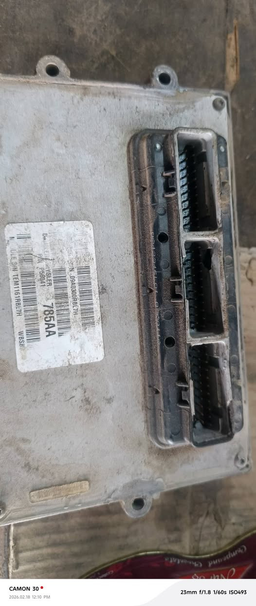 السلام عليكم 
للبيع اغراض تفصيخ جيب شيروكي 
2000 
وياله حجم 17عدد 2
لويات خلفي امامي  تخم كامل 
سبير بلادي 
ماطور ماسحات كامل 
بريشر بريك كامل هوه والعمبار 
تانكي بانزين كامل بدون عبوه 
مبخره بانزين كامله 
ضفيره  كامله 
عقل 
باور ستيرن 
جعمقه ستيرن 
دشبول كامل بس الايرباكات طاڰه 
دكت تبريد كامل هوه والفريز كامل 
فراشة اكسل 
رباطات خلفي عدد 2
بطاين لون اسود عدد 4
جامة السائق 
ماطورات جام كاملات 
تخم كشنات عدد 4لون اسود 
يدات بيبان عدد 4
قفالة تخم 
يدة جنطه 
صاجيات دشبول 
بورد تبريد 
شاشة اعطال 
عقل رقم 785
تنته سقف 
نرمايد جامه خلفيه 
وعندي هواي اغراض تفصيخ 
للاستفسار الاتصال 
***********
مكاني النجف الاشرف
