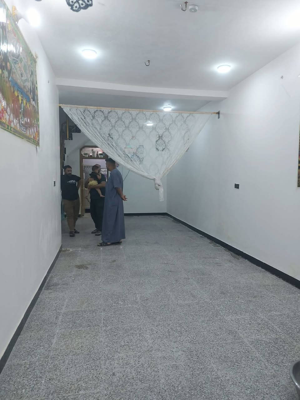بيت تطلوعه ب33مليون مع المجال القليل 
#بيت للبيع 100م 

نجف حي النداء شارع المجمعات 
خلف مول بغداد 

 

يحتوي على غرفة وصالة ومطبخ واستقبال وصحيات 

مطلوب للمصرف 88 مليون 
سعر التطلوعة  33 مليون 
التسديد الشهري 430 الف
اساس صب والسقف صب
تبديل كفيل
+964 786 929 0786 929 1705
