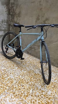 البايسكل جديد  هاي الصور كدامك  كير نضيف   تايرات جديدة   فحمات جديده ...