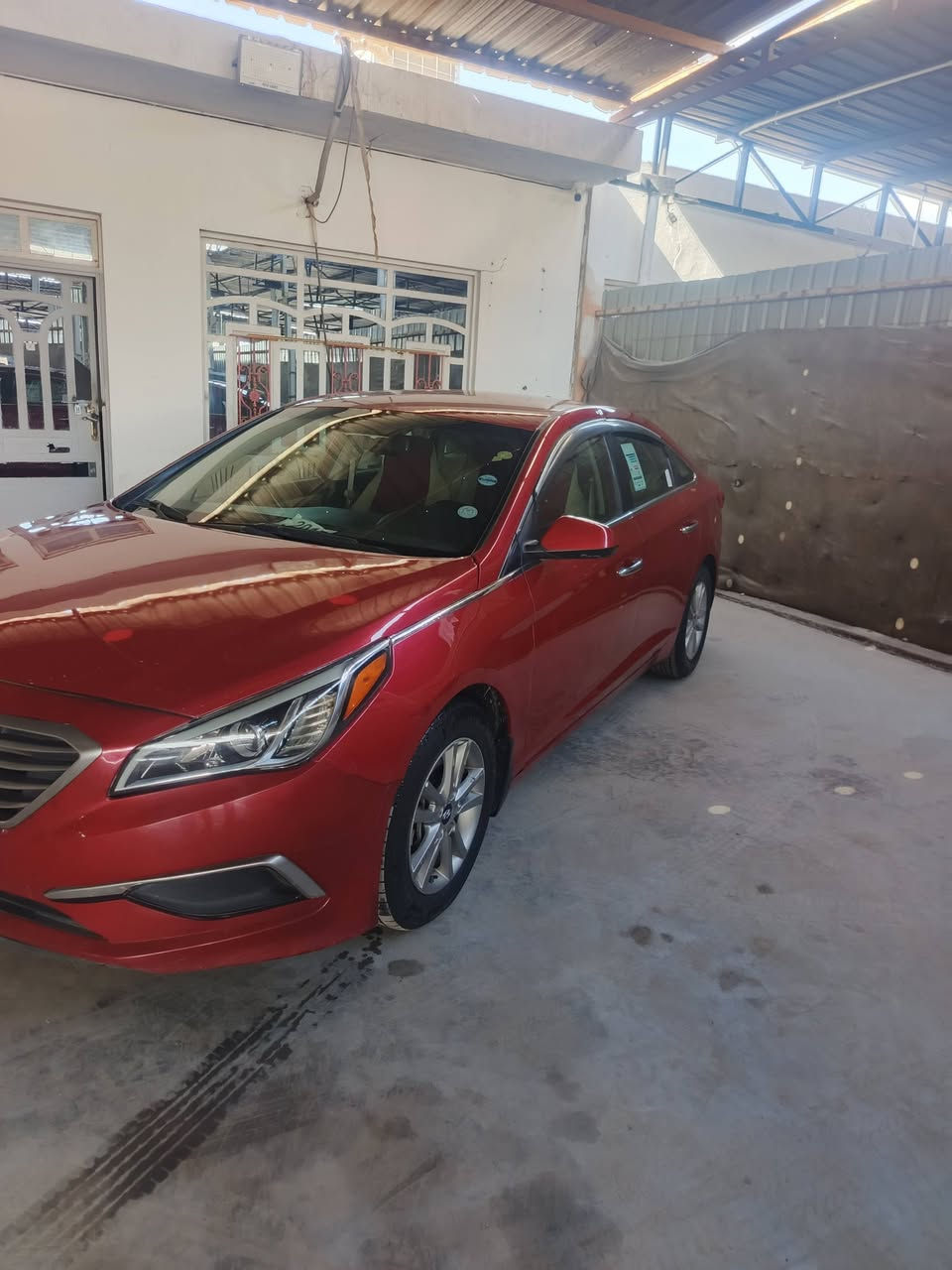 السلام عليكم سونات موديل 2017 حادثه بنيد وجاملغ  بدون داخل وقطعه كلير سياره جاهزه من كلشي مكينة وكير خير من الله مكان واسط الصويره سعر 109 وبيها مجال حك الجيه ***********
