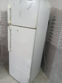 ثلاجه • حجم ١٤ • تحتاج غاز