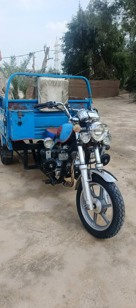 سلام عليكم ستوته ٢٠٢٠ رقم و سنويه الإنكليزي بسمي كفالف عامه تخم تاير جديد و ضفيره جديد و باتري جديد محرك ٢٠٢٥ جديد البدي مغلف ابلايود جديد كهربايات كله جديد لايت زنون  و بشبول جديد بيع مستعجل المكان نجف الحيدرية عامود ٤١٢ وهاذ ***********
