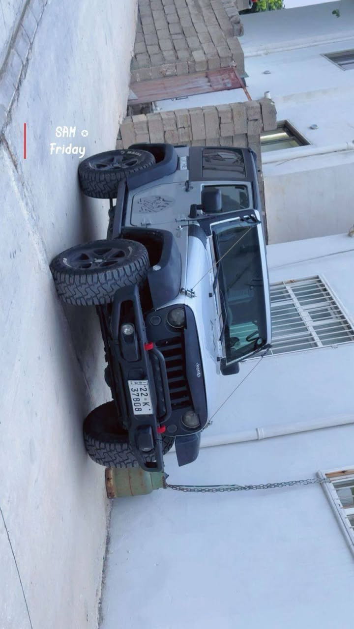 جيب رنگلر مؤديل ٢٠١١ سپؤرت
ره قه م و سه نه وى نوئيه 
گيروو مه كينه به شه رت ١٩٠ هه زار رؤيشتيه
سقف باغه  ٣ پارچه ى سبوغه رسمى سؤنه رم دانايه
نرخ ١٠٨ ره ره قه  
*********** أربيل, العراق
