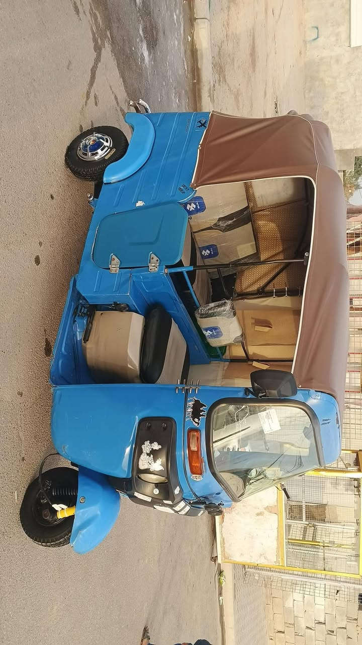 السلام عليكم تكتك للبيع موديل 20 نظيفه السعر خاص***********
