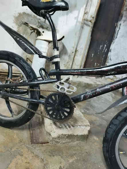 السلام عليكم
باسكلات حجم 20 للبيع
نظيفات
نقصهن بريكات (الوايرات بس موجود يدات)
الواحد سعرة 40
وإذا ثنينهن تاخذهن عل 70
العنوان الرمادي حي البكر قرب النادي الملكي
للاستفسار الاتصال ***********
