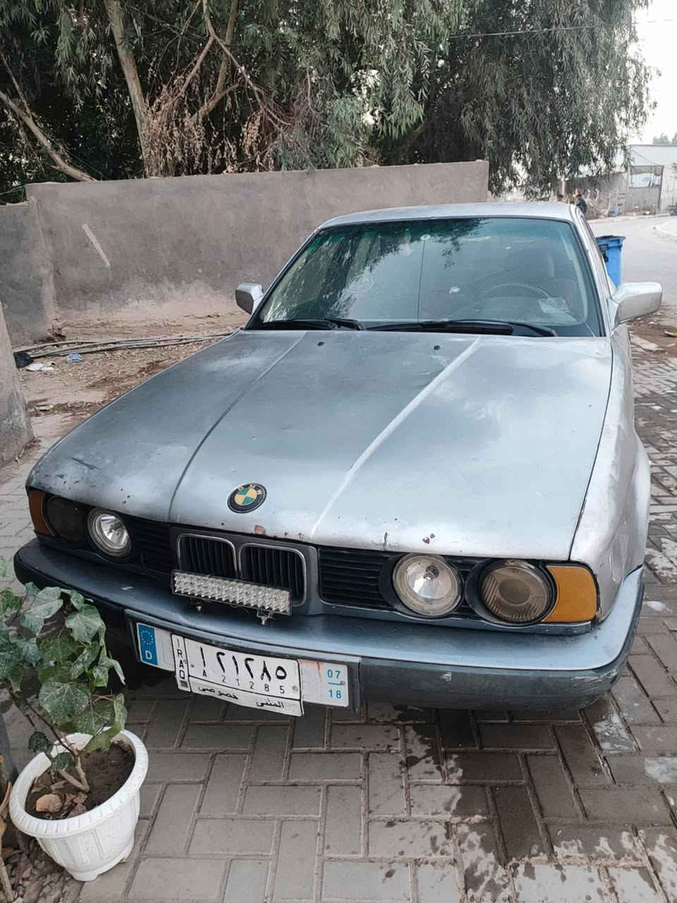 السلام عليكم من رخصت صاحب الاكروب سياره بيئم حجم 535 گير عادي رقم مثنى كير محرك خير من الله حداديه 80٪ كهرباىيات شغاله نقص صبغ ومنضومه تبريد وترتيبات السعر 30 ورقه وبيه مجال قليل الاستفسار على هذا الرقم ***********
