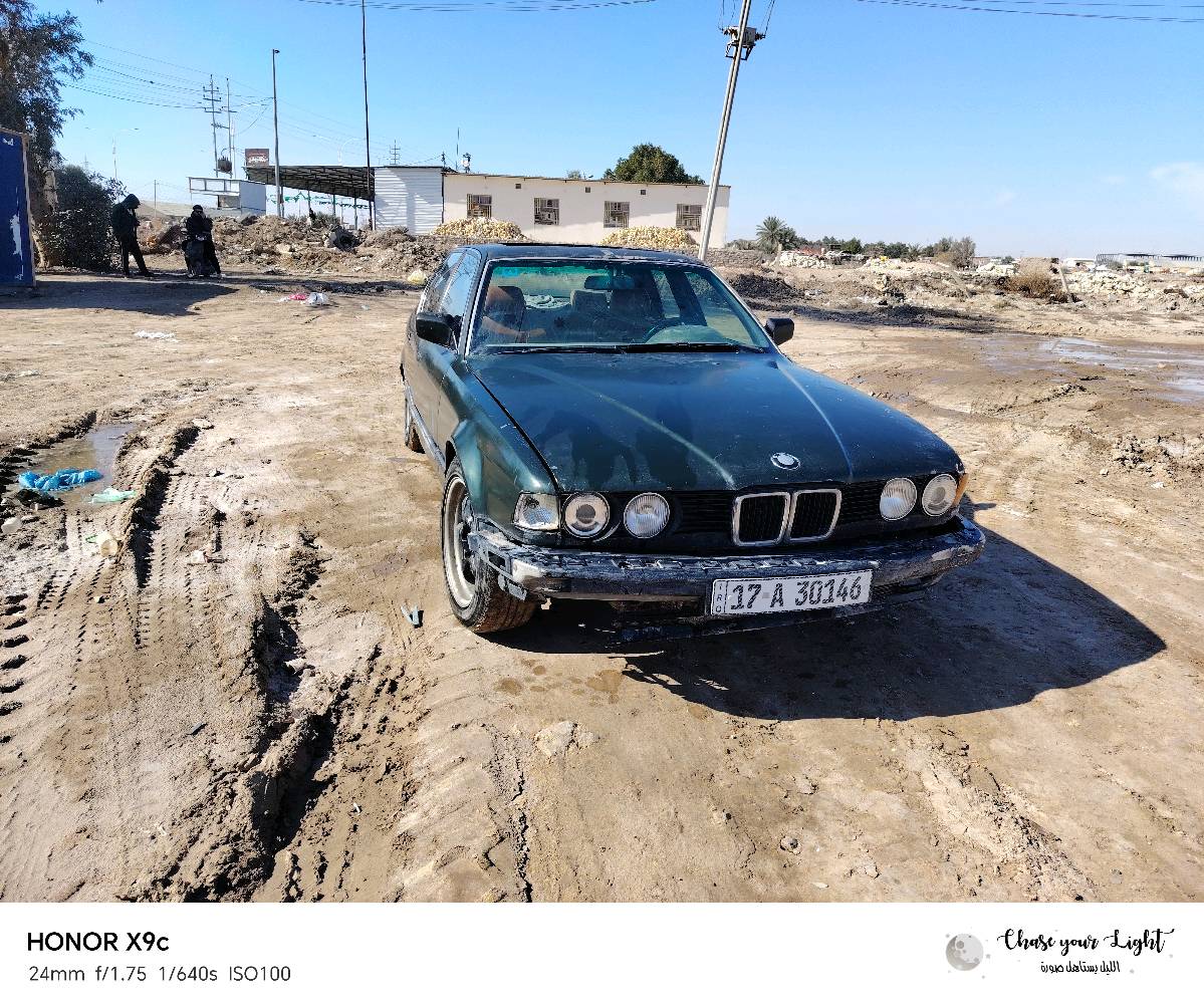 Bmw 735 موديل 89 
سيارة بسمي رقم إنكليزي وهزة جديدة
مداور ثاني يوم وسنويتها 2030 سيارة مال تعمير مكينتها بيها لاستيك ولف وكيرها تعبان اتكاتب وياك عقد مروري  مكان 
30ورقة 
سماوة المركز