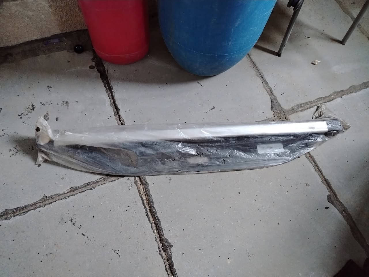 سلام عليكم بارده سورنتو من موديل 16 الى موديل 20 بردي جديده ومات شركه بعدها ما مفتوحه بالكيس وقدام عينكم مكانها بغداد البنوك وسعرها ب 75 والرقم***********
