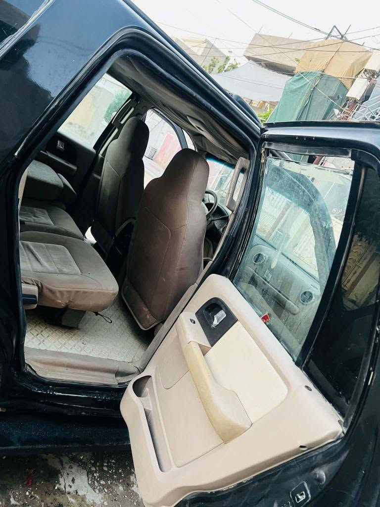 فۆڕت ئێکسپدیشن 2006  گێڕو مەکینەو عەکسلی بەشەرت  تەقەوڕەقەی تیا نیە سەیارەکە علوجە ماڵی مەدەنی بەشەرت بۆ پەیوەندی کردن *********** السليمانية, العراق

