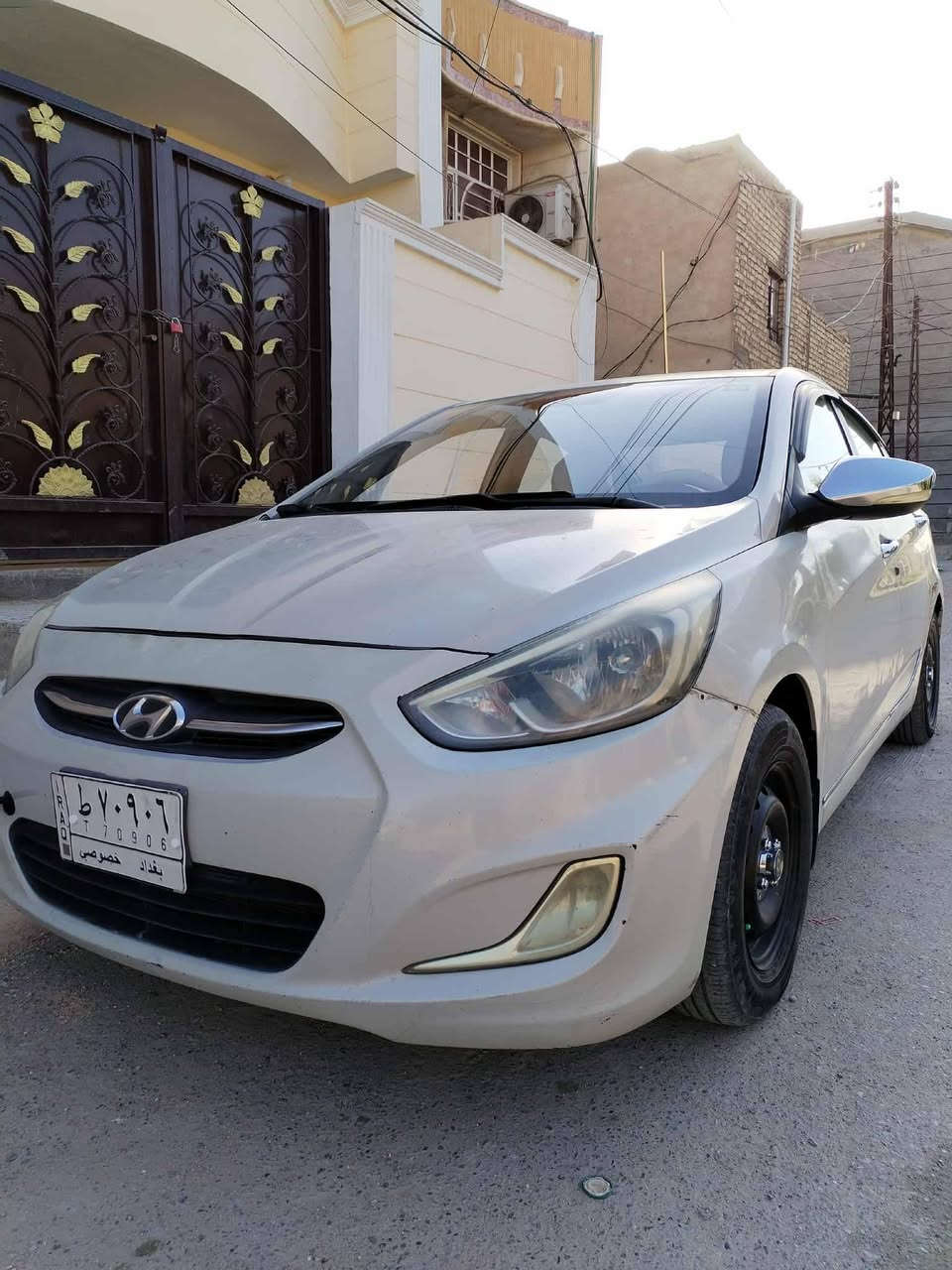 سلام عليكم عندي اكسنت للبيع
1/خليجي 

2/رقم بغداد سنويه بسمي تحويل مباشر 

3/شاشه تحتم بلستيرن 

4/محرك 1400ن6نمر 

5/بيها حزام صبغ جملغ الامامي شبر وخلفي شبر 
6/موديل 2016
مكاني بغداد حسينيه الراجديه 

***********

سعر 75بيه مجال الطيبين

