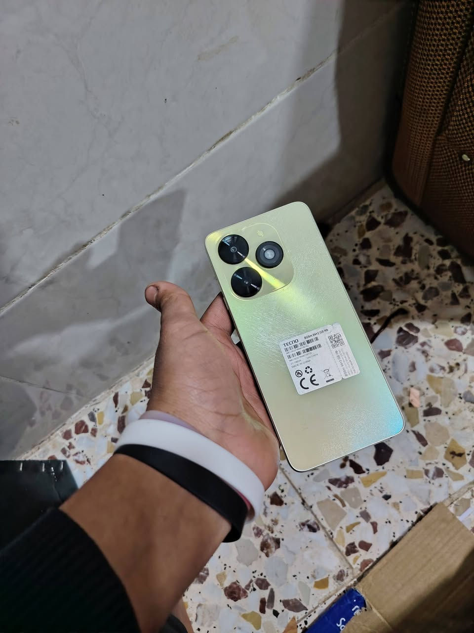 السلام عليكم تكنو للبيع
الذاكره 64 المبايل نضيف 
غراضه كامله 
السعر 100 اوبي مجال 
رقم الهاتف ***********
