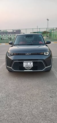 كيا صول موديل 2023  للبيع ،  ١- اللون رصاصي رمادي  ٢- عداد المشي 75961...