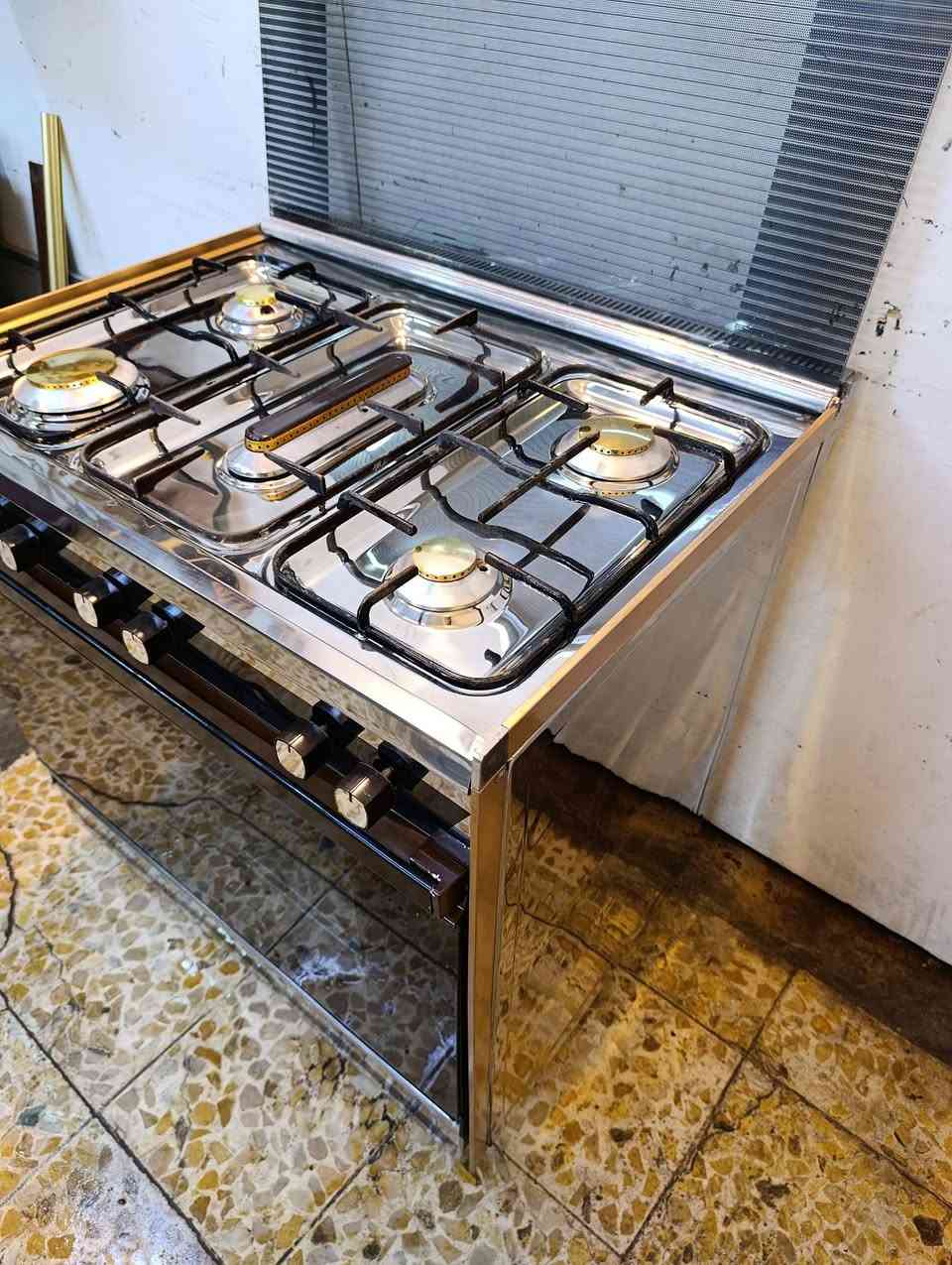 سلام عليكم طباخ عشتار الباب الاول الاصلي الوزن ثقيل نضافه الطباخ 95/100طباخ كله على الابلاد  الحجز والاستفسار الاتصال على الرقم ***********العنوان بغداد الامين شارع صيدليه النضاميه قرب افران السلام
