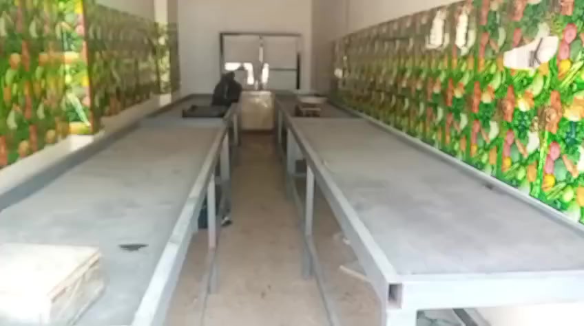 السلام عليكم ميوزة تلاثة مال مخضر طول الواحد ثلاث أمتار ونص السعر الواحد ١٣٠ ***********
