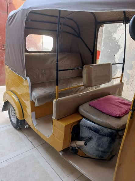 سلام عليكم تكتك 20شهر 12 رقم نكليزي
مكينه أخت جديده مفتوحه مره بستم شركه
كهربائيات كلها شغاله لايت زنون اشاير زنون
سعر 6بيها مجال ميسان حي العسكري 
***********
