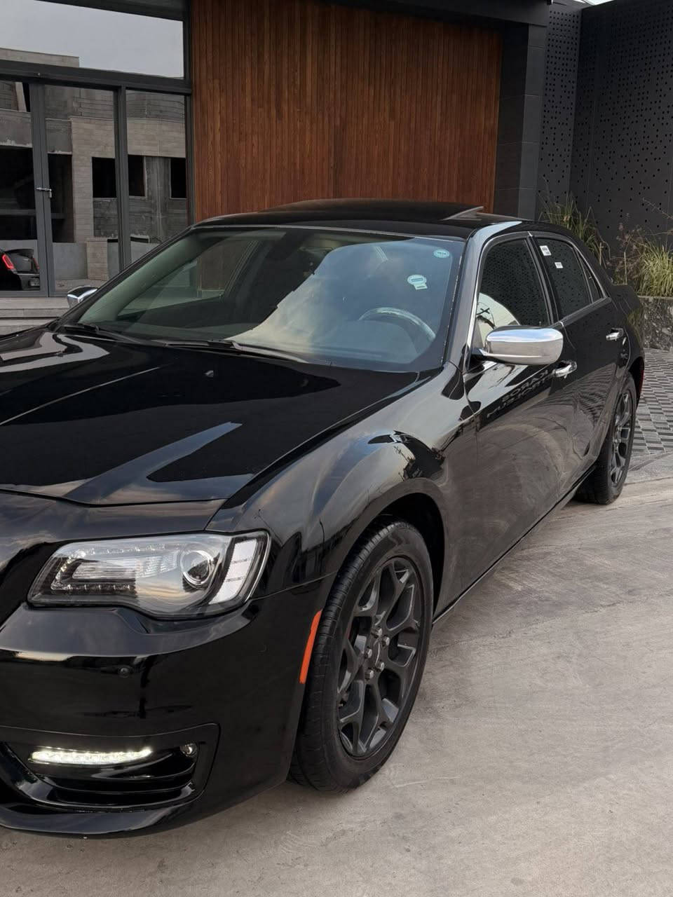 Chrysler C300 2016
کرایسلر٢٠١٦
مواسەفات C فول فول 
پانۆراما
بەصمە
کوشن جلد
کوشن کارەبا
کوشن خەزن
کوشن ساردوو گەرم
پەردە کارەبایی
شەخال
کامێرا 
AWD
تەحویلو خەرامە بەشەرت
سەیارەکە بێ بۆیاخە بەس یەک پەڵە کارتی هەیە
بێ ئەوەی ناوی گرتبێ پێشو دوای کەپسە
گێڕو مەکینەی بە شەرت نەکراوەتەوە
 دەعمی بۆ دەعمی بەشەرت 
شوین سلیمانی
*********** whats app
