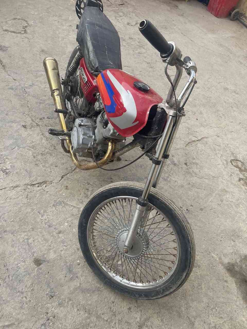 السلام عليكم دراجه للبيع مال شغل زينه الدراجه خير من الله السعر 200وبيها مجال قليل ***********
