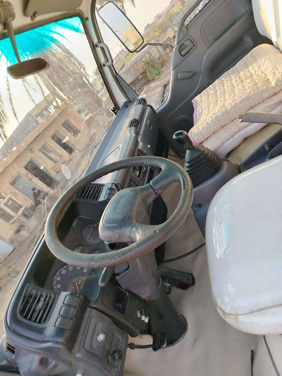 السلام عليكم عزوزه للبيع
***********
