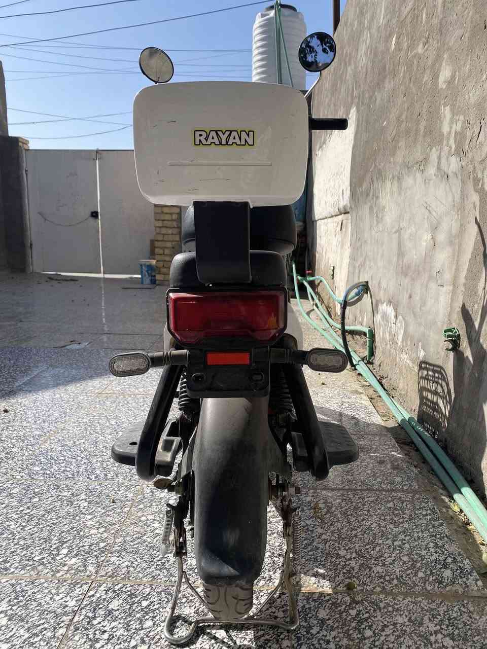 سلام عليكم 
دراجه كهربائية هم دراجه و هم بايسكل هيه بس الزنجيل ماله ضايع بعدهي جديده كلشي بيه شغال لايت اشاير عداد تشغيل عن بعد محتاج و مخلي سعره جوا السوك كله والله العظيم السعر 250و بيه مجال بسيط 
عنواني ناصريه حي اريدو يم مدرسه البويب
الرقم ***********
