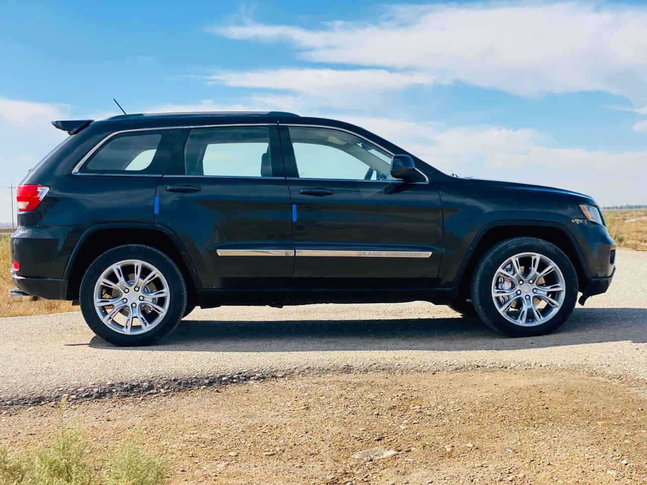 لبيع جيب لاريدو موديل 2011 سنويه مجدده صبغ عام جماليه ًمكينه هيمي سعرها 135ورقه رقم بغداد  رقم ***********شراي يتصل مكلف بنشر
