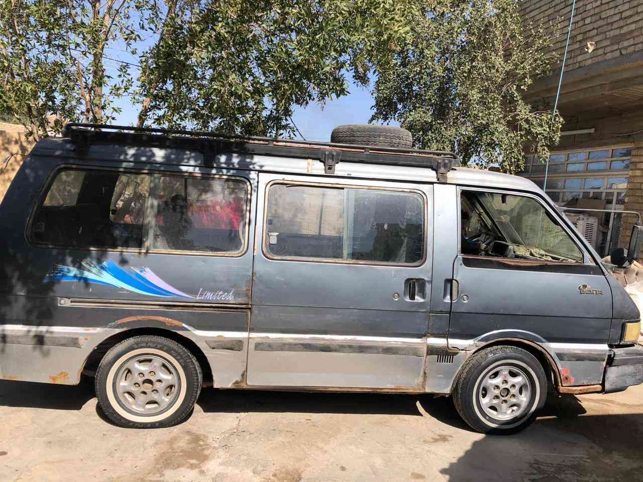 السلام عليكم السياره للبيع موديل 94 صدر جديد بعدني ما شاده تخم تاير جديد باتري جديد سلف داينمو جديد كير جديد سياره قطره صبغ مابيهه بلاديه كله تحويل ثاني يوم سياره باسمي غرامه هيئه عليه ابيع صافي مكينه بدايه تنقيص سياره  رقم احمر سعر 28 رقم تلفون *********** مكان بغداد مدينه الصدر
