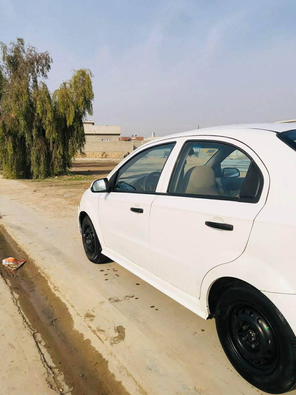 سياره افيوو موديل 2009 
كير عادي داخل اصفر 
سياره حزام صبخ بدون دواخل 
و شوية قمارة بي بارد 
رقم و سنوية و هزة جديد 
سيارة بي كاربون بانزين 
كير و محرك جديد شرط 
اربع تايات جديد 
جام كهرباء 
سيارة كوري 
سعر 50$ مجال
رقم تلفون واتساب فايبر
كورك ***********
زين *********** اكر, نينوى
