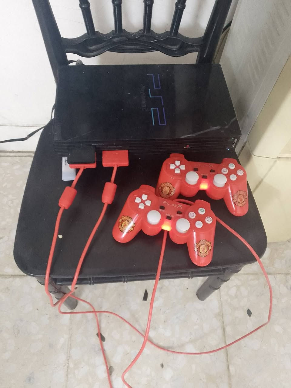 السلام عليكم بلي 2 للبيع مهكر كامل ملحقات سعر 40.  مكاني بغداد الامين لثانية ***********
