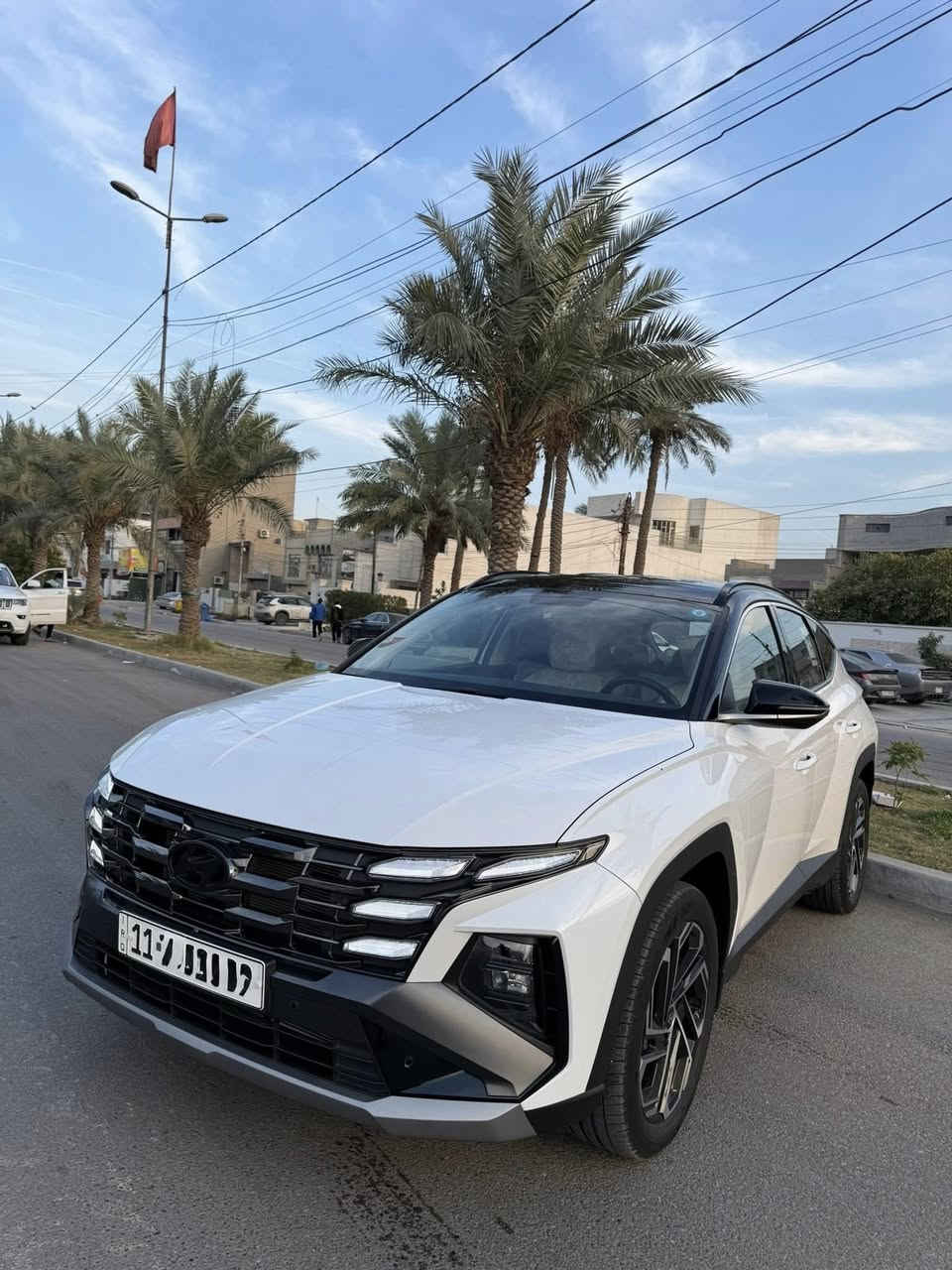 السلام عليكم
هونداي توسان   2025 خليجي ( تو كلر ) 
ماشيه 24 الف فقط جديده بمعنى الكلمه 
مرقم بغداد كامل 
تحويل ثاني يوم 
سياره مكفوله لا صبغ ولا بارد ولا شخط كفاله عامه 
سياره بحالت زيروو بمعنى الكلمه 
  اليكم التفاصيل الآتية فول موصفات 
بحالة : زيرووو بعده 
 حجم المحرك 2.0L 
 مرتبط بناقل حركة أوتو 6 نمر 
 مفتاح التشغيل بصمة 
سياره تو كلر ارغب شي 📍✅
شاشه دجتل متصله 
 تشغيل عن بعد 
جنطه كهربائي 
سايد بريك بصمه 
 اريل نفكيتر 
حساسات أمامية 
حساسات خلفية
لايت زينون + LED 
 كشافات 
 بك لايت LED 
 دخول بصمة ذكي 
 حجم الاطار 235/55R18 
 ويل كب 18
 4 دسك
 حساسات ضغط الاطارات 
 اشارة في المرايا الجانبية 
 المرايا قابلة للطي كهرباء 
 ماسحة خلفية 
عدد AIR BAG 2
 هاند بريك بصمة 
 ا ABS 
 دشبول شاشة ديجيتال 
 شاشة Apple Car play 
 كاميرا دوارة 
 مقود جلد حياكة 
 مثبت السرعة Cruise 
 المودات والاوامر الصوتية 
 ا Bluetooth / USB 
شاحن هاتف Wireless 
مخرج منفذ الطاقة 
فحص نظام السيارة 
تتسع المقصورة ل 5 ركاب 
حركة المقاعد الأمامية كهرباء 
تجاوي 5 متحركة 
 نظام الايزو فكس ISOFIX
 قطعتين تبريد  
 أوضاع القيادة Drive Mode 
 ا ECO / NORMAL / SPORT 
 أوتو هولد Auto Hold 
 نظام مانع الانزلاق 
 نظام نزول المنحدرات 
حاملات الأكواب عدد 8
 بردات أبواب خلفية 
 بردة خلفية 
 تطعيم الدواخل ألمنيوم 
السعر 240 وبيه  مجال حك جيه 
رقمي *********** 
مكاني بغداد تقاطع الدرويش حي التراث
