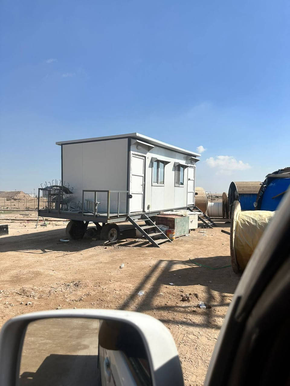 كرفان  بي غرفتين 3*3 مع سبالت ٢ جدد كرفان عربانه مع مواد /20/   امبير عنوان بصره برجسيه سعر /55/ ورقه رقم هاتف  *********** البصرة, العراق
