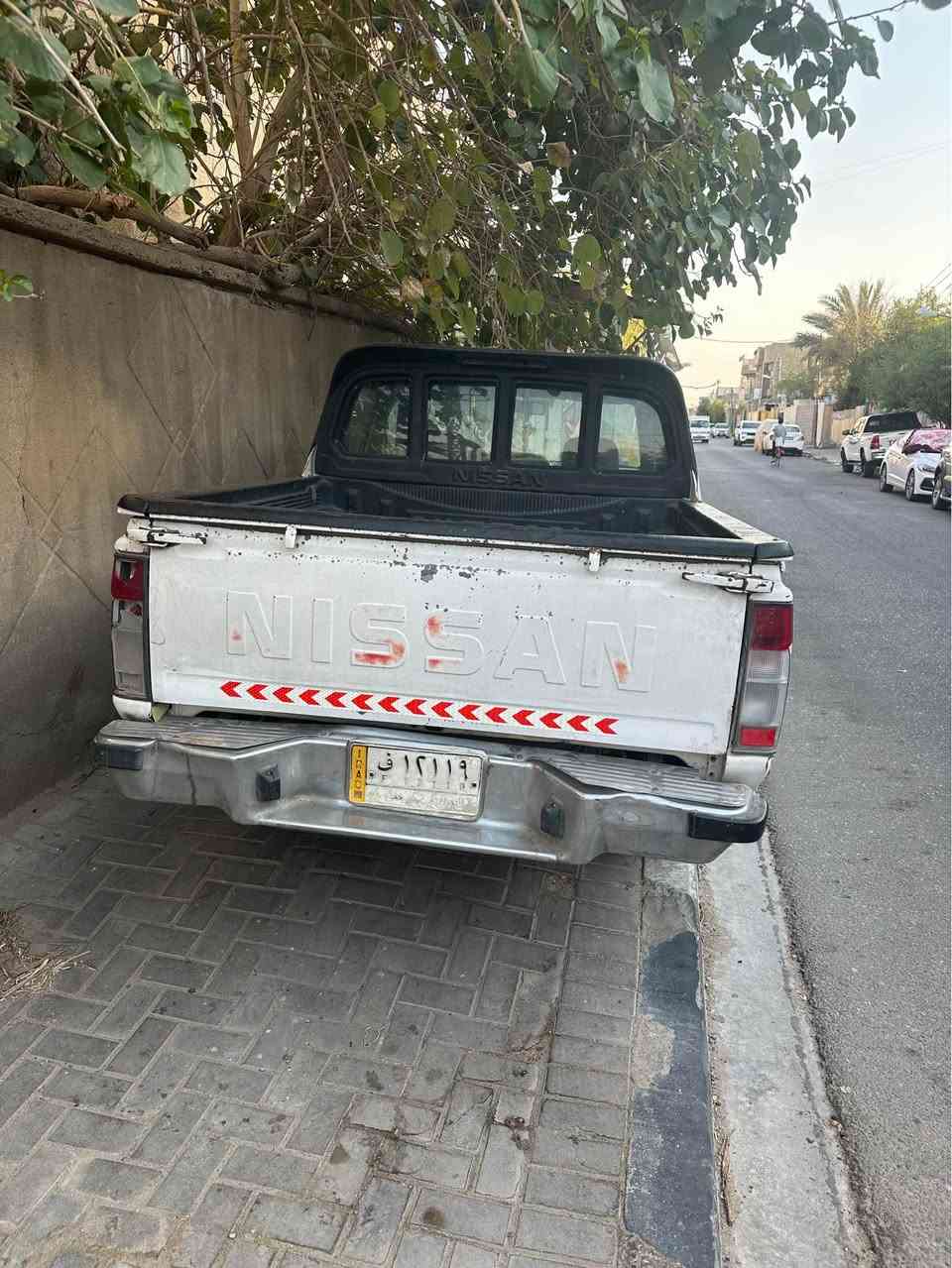 السلام عليكم 
بيكب نيسان شبوط موديل 2008 ياباني بلاد
السيارة بيها صبغ بالقمارة وبيها ضربة بسيطة بالبدي والباقي كفالة من الضربة والصبغ
السعر 75 وبي مجال
بأسم والدي السيارة وتحويل مباشر 
العنوان البصرة القبلة
*********** البصرة, العراق
