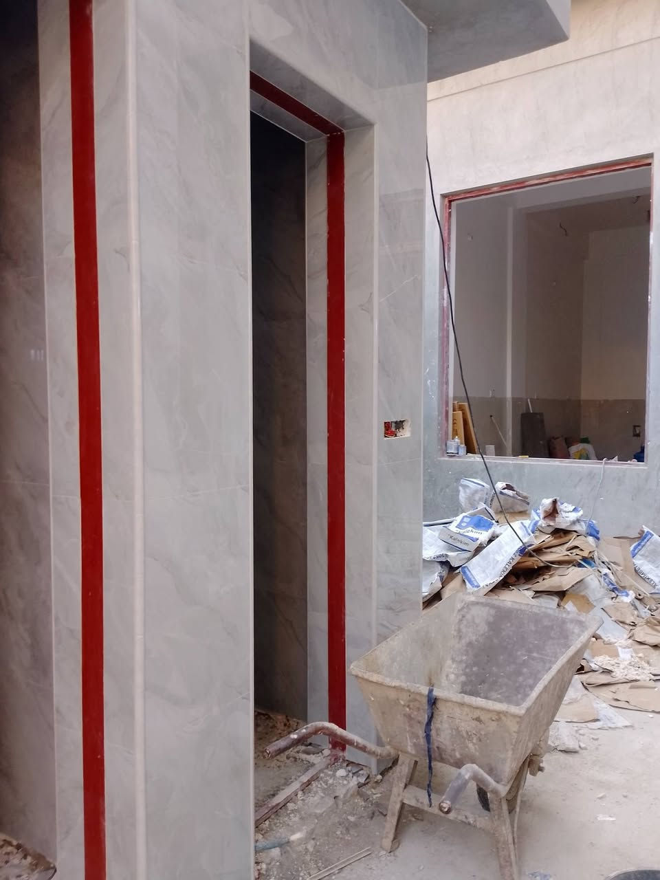 سلام عليكم خلفه سيراميك وبرسلين الجداري ب 7الرضي ب6 درجه وله ستلام مهندس شرط الشغل ***********
