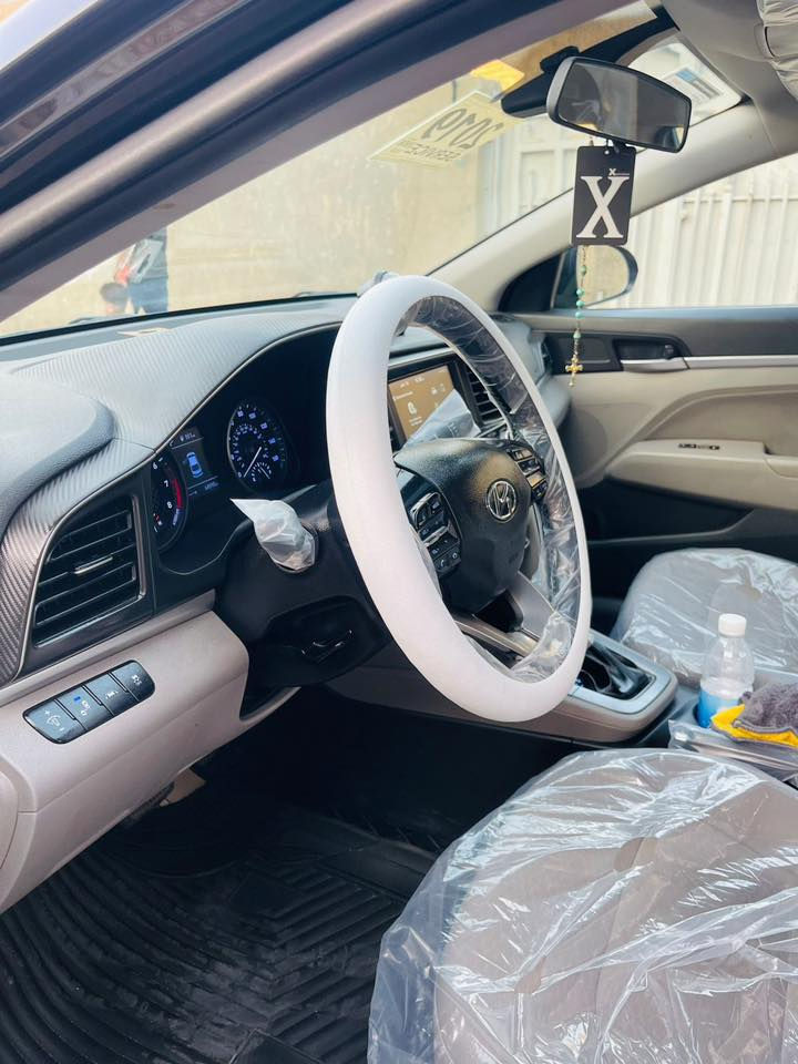 سيارة النترا موديل 19 للبيع
وارد امريكي بدون حادث 
فول مواصفات عدا الفتحة 
بصمة تشغيل 
بصمة ابواب 
رادار
تحكم ستيرن جهتين 
بدون ايرباك
كير اي تي
وباقي المواصفات المعروفة
السونار مرفق 
السعر 125$ 
مكان السيارة بغداد المشتل 

‭0771 395 4457‬
